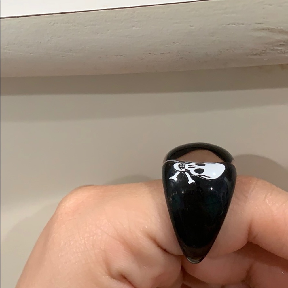 Skull ring - Picture 2 of 2
